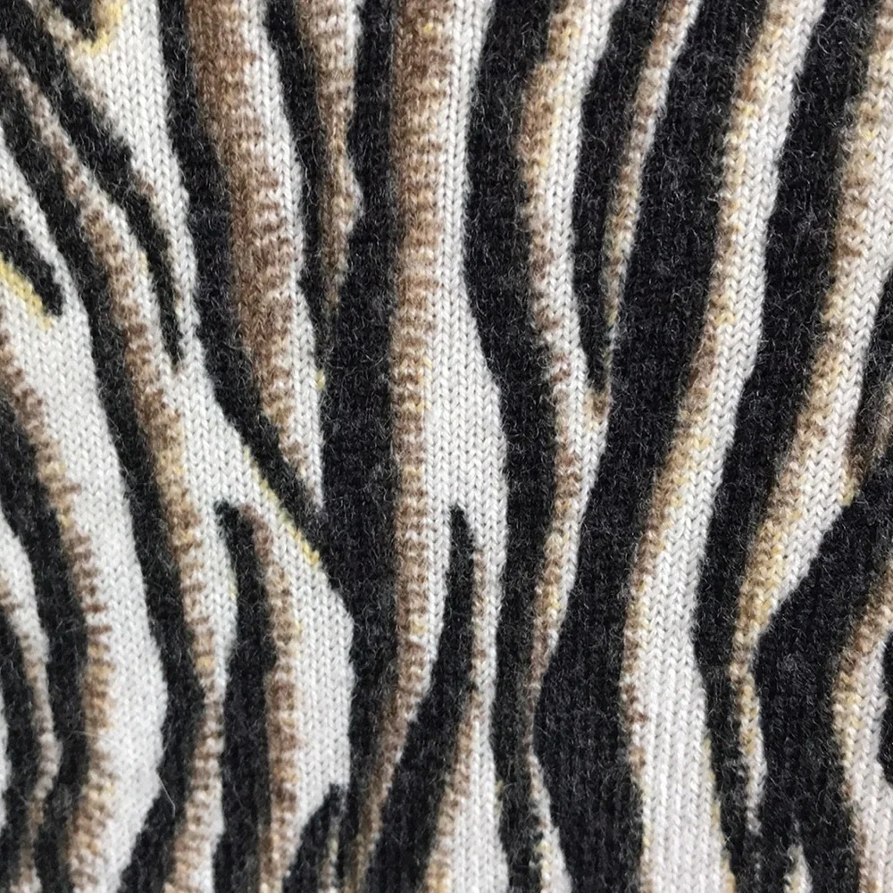In-Knit knit zebra